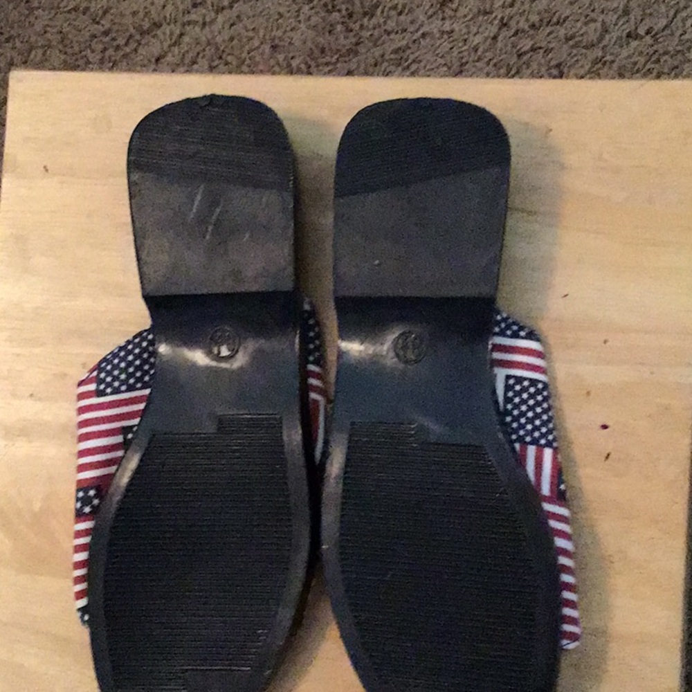 Sandals - Picture 2 of 2